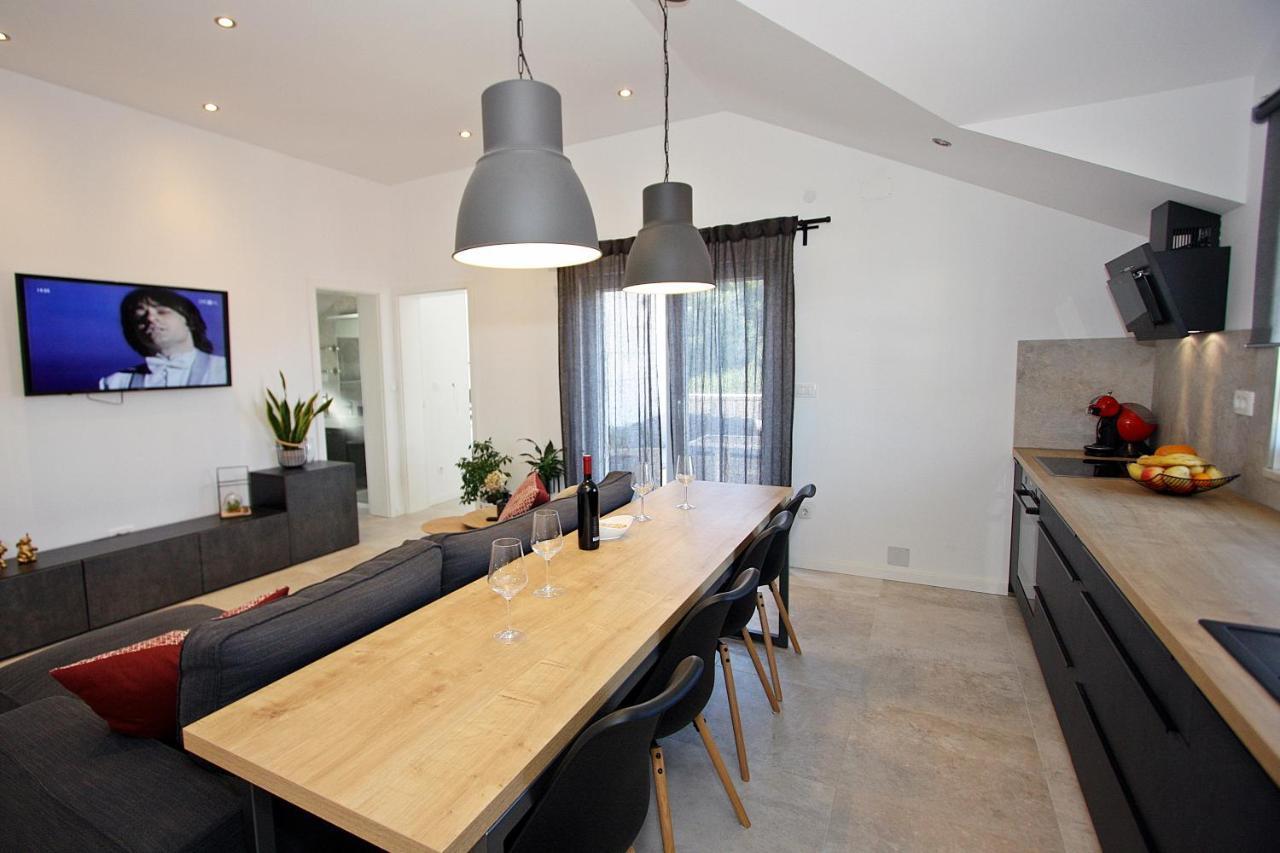 Apartman Gajka Supetar Zewnętrze zdjęcie